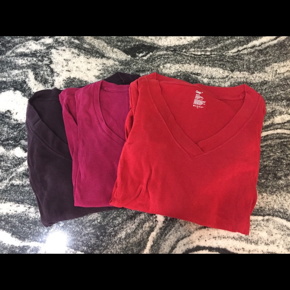🌈 Colorful V-neck t-shirts